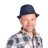 KERTÉSZ RICSI | Stand Up Comedy Humortársulat