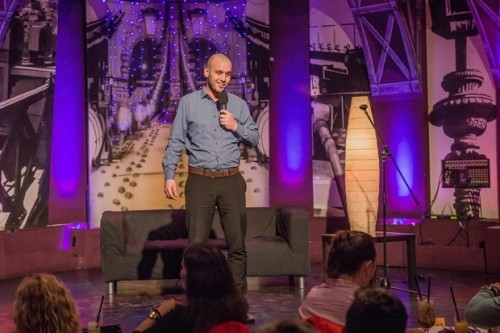 Az ember, aki nagyobbat üt szájjal, mint kézzel - Interjú Horváth Gábor humoristával | Stand Up Comedy Humortársulat