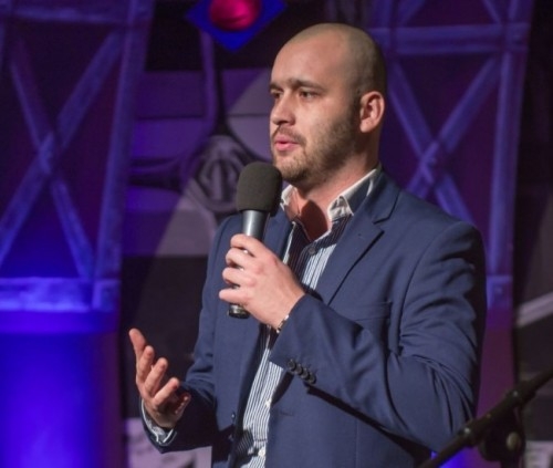 Íme az ország egyetlen humorista bankára | Stand Up Comedy Humortársulat