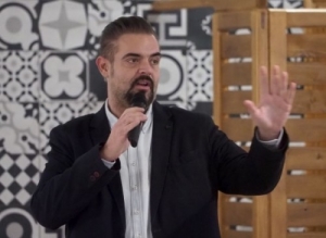 Felfelé ívelő csillag | Stand Up Comedy Humortársulat