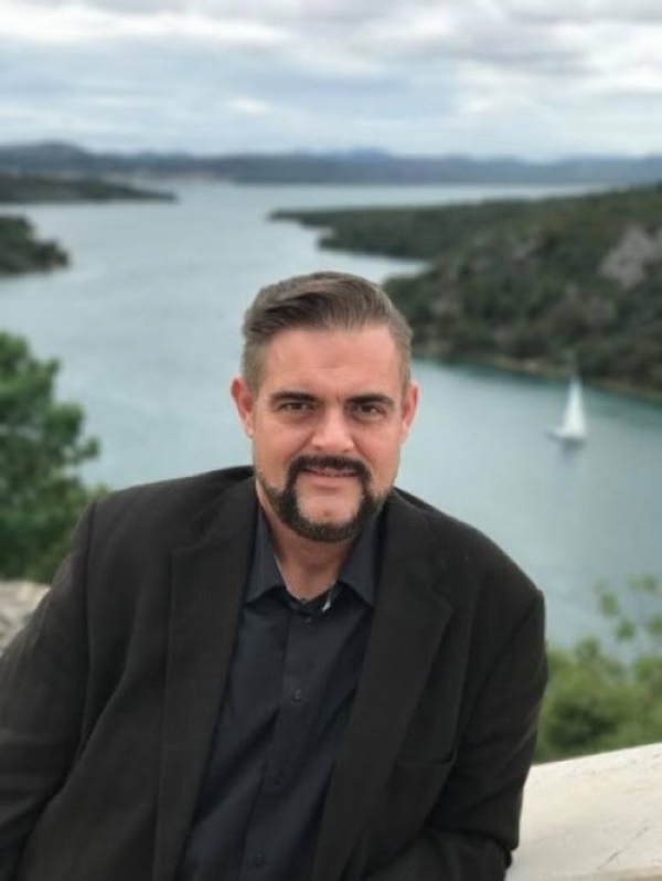 Fehérgyarmaton robbannak a humorbombák | Stand Up Comedy Humortársulat