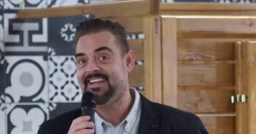 Az Árpád téri református templomban lépett fel Orosz Gyuri | Stand Up Comedy Humortársulat