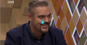 Majdnem lebukott a csomagvizsgálón, de végül az Atlanti-óceán fölött kérte meg kedvese kezét Orosz Gyuri | Stand Up Comedy Humortársulat