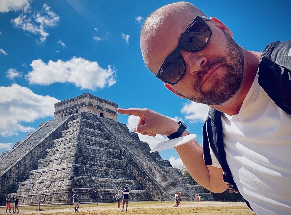 Egyedül utazik, de nem magányos a vakáción Horváth Gábor | Stand Up Comedy Humortársulat