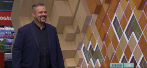 Orosz Gyurit terroristának hitték és órákig fogva tartották a repülőtéren, még a pap igazolványa sem segített rajta | Stand Up Comedy Humortársulat