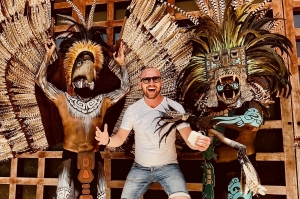 A bangkoki reptéren feltartóztatták Horváth Gábort, lepergett előtte az élete - VIDEÓ | Stand Up Comedy Humortársulat