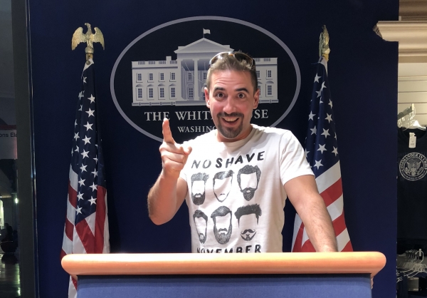 Pár órára lecsukták a vegasi reptéren Valtner Mályki Miklóst, de idén újra a városba utazik - VIDEÓ | Stand Up Comedy Humortársulat