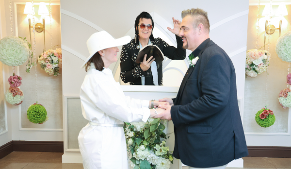 Micsoda év volt! Sztáresküvőkben 2023-ban sem volt hiány! Mutatjuk az év legszebb pillanatait - STORY.HU | Stand Up Comedy Humortársulat