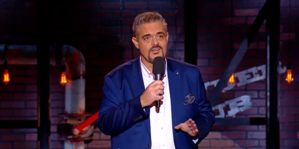 Orosz Gyuri irigykedik Magyar Péterre | Stand Up Comedy Humortársulat