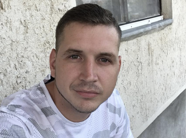 Bekerült a Stand up comedy Humortársulat tagjai közé egy ipolyvecei fiatal | Stand Up Comedy Humortársulat