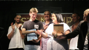 Az onkológiáról a Showder Klubba: egy tiszaújvárosi nővér lett az ország új kedvence | Stand Up Comedy Humortársulat