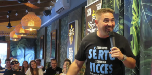 Megdőlt az egy perc alatt elmondott legtöbb vicc világrekordja - HajduPress | Stand Up Comedy Humortársulat